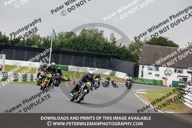 Vintage motorcycle club;eventdigitalimages;mallory park;mallory park trackday photographs;no limits trackdays;peter wileman photography;trackday digital images;trackday photos;vmcc festival 1000 bikes photographs